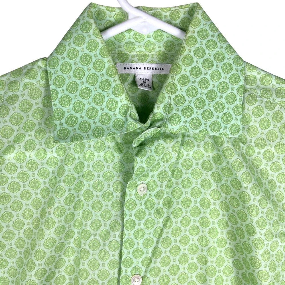 Banana Republic Button Down Men Medium 15-15.5 Green Geometric Medallion‎ Cotton